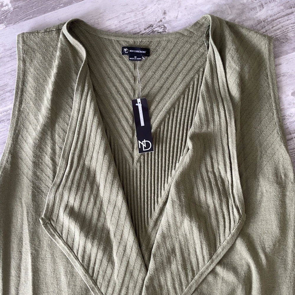 Green long sweater vest